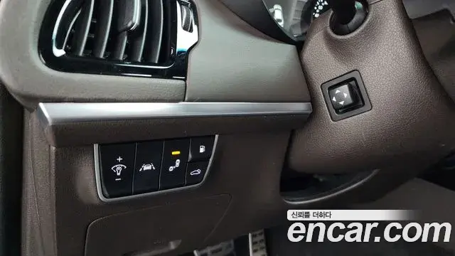Kia Stinger 2018 — ფოტო 2/36
