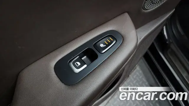 Kia Stinger 2018 — ფოტო 4/36