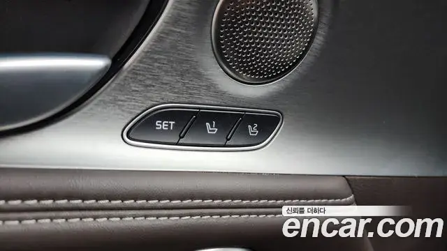 Kia Stinger 2018 — ფოტო 6/36