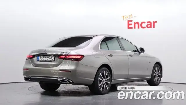 Mercedes-Benz E-Class 2021 — Фото 2/20