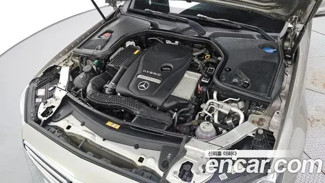 Mercedes-Benz E-Class 2021 — Фото 6/20