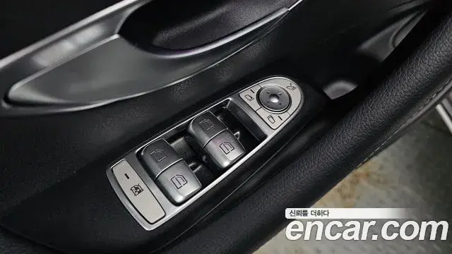 Mercedes-Benz E-Class 2021 — Фото 17/20