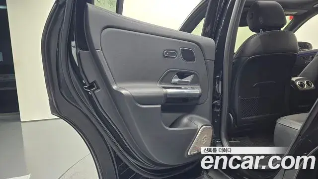 Mercedes-Benz EQA 2023 — Şəkil 26/32