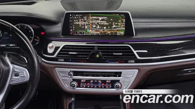BMW 7 Series 2019 — Фото 13/20