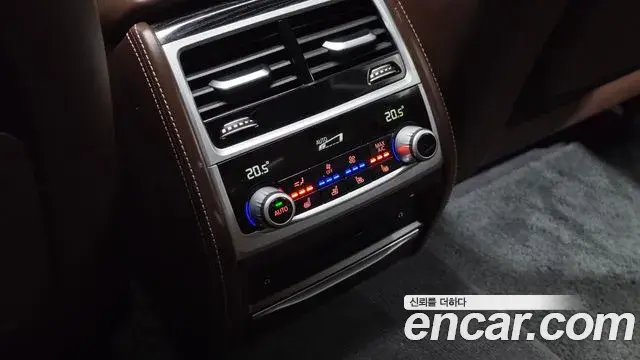 BMW 7 Series 2019 — Şəkil 9/32