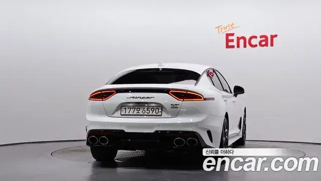 Kia Stinger 2019 — Фото 4/20