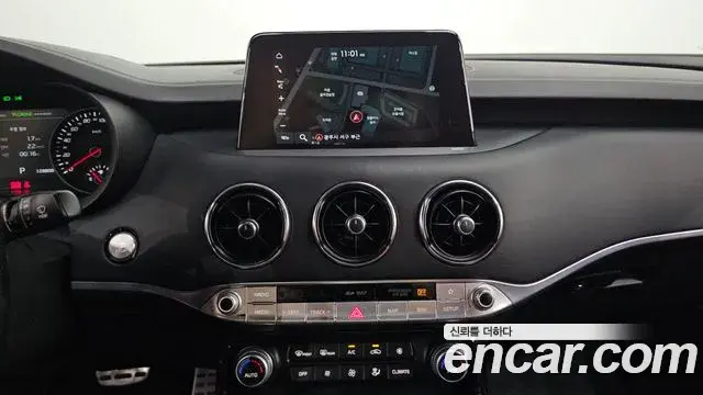 Kia Stinger 2019 — Фото 14/20