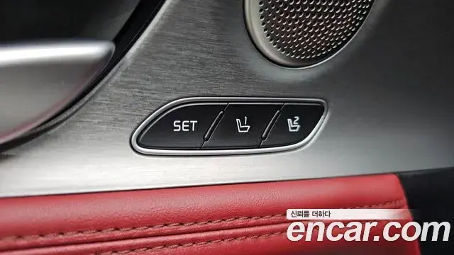 Kia Stinger 2019 — ფოტო 27/33