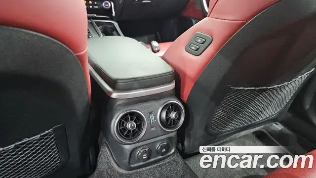 Kia Stinger 2019 — ფოტო 5/33