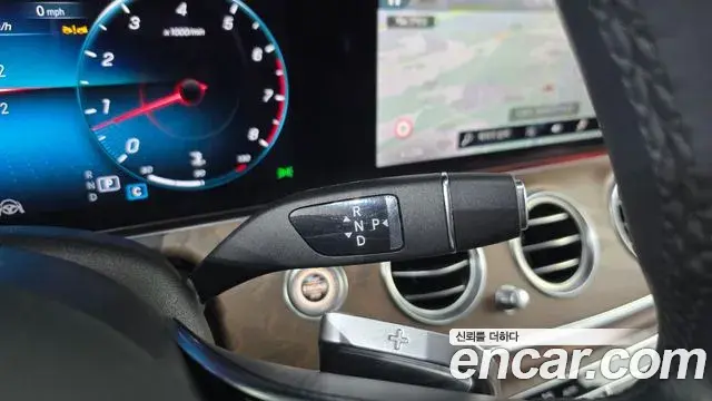Mercedes-Benz E-Class 2022 — Фото 9/20