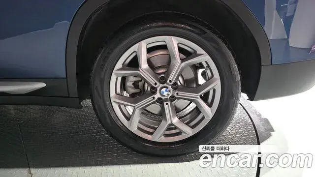 BMW X4 2023 — Şəkil 17/38