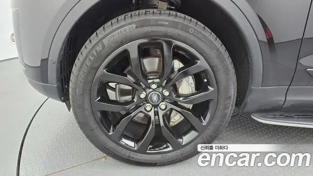 Land Rover Discovery 5 2019 — Photo 2/38