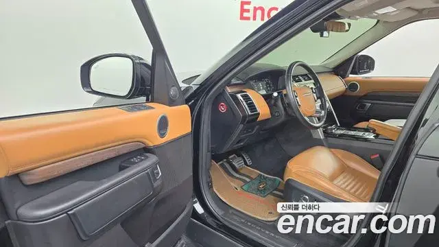Land Rover Discovery 5 2019 — Photo 23/38