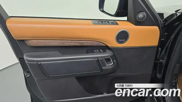 Land Rover Discovery 5 2019 — Photo 11/38