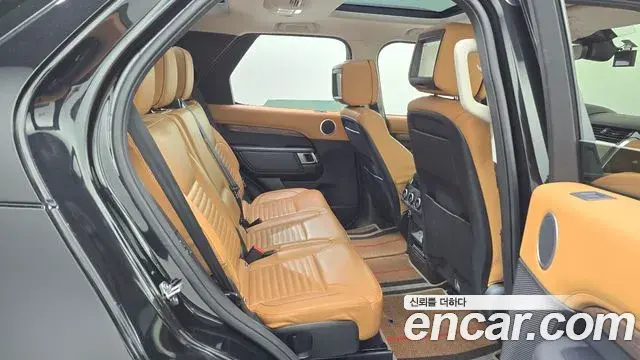 Land Rover Discovery 5 2019 — Photo 21/38