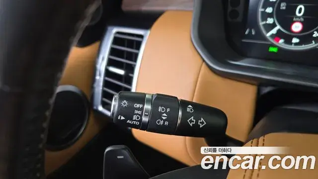 Land Rover Discovery 5 2019 — Photo 18/38