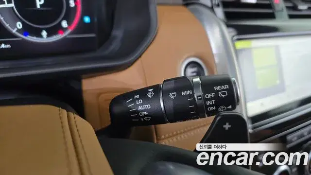 Land Rover Discovery 5 2019 — Photo 10/38