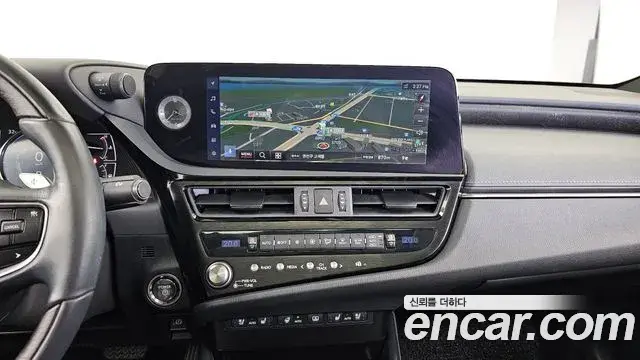 Lexus ES300h 2024 — ფოტო 6/35