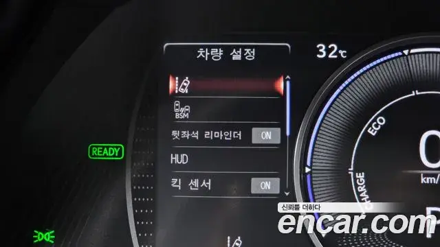 Lexus ES300h 2024 — ფოტო 22/35