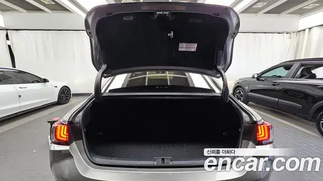 Lexus ES300h 2024 — ფოტო 13/35