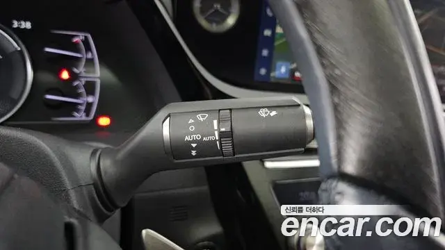 Lexus ES300h 2024 — ფოტო 21/35