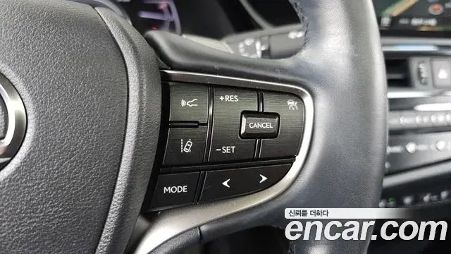 Lexus ES300h 2024 — ფოტო 35/35