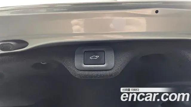 Lexus ES300h 2024 — ფოტო 17/35
