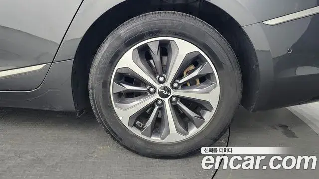 Kia K8 2022 — Şəkil 10/33