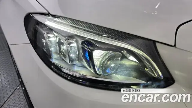 Mercedes-Benz C-Class 2019 — Photo 26/30