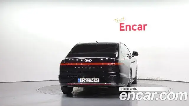 Hyundai Grandeur Hybrid 2023 — ფოტო 14/20