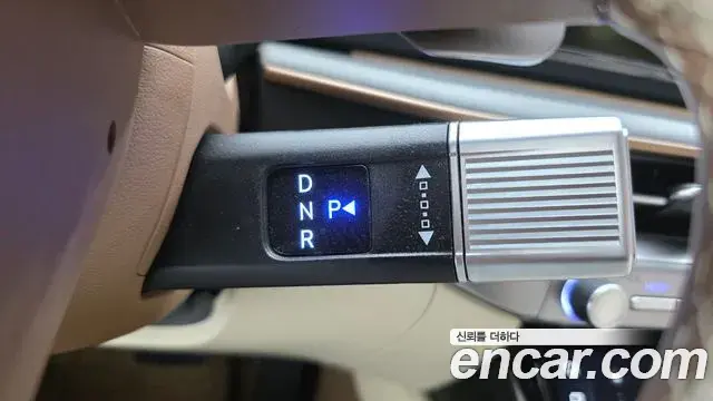 Hyundai Grandeur Hybrid 2023 — ფოტო 17/20