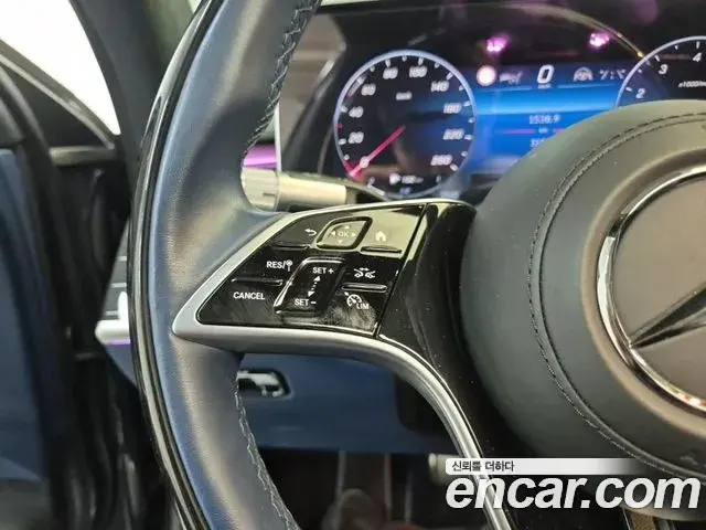 Mercedes-Benz S-Class 2024 — Photo 13/20