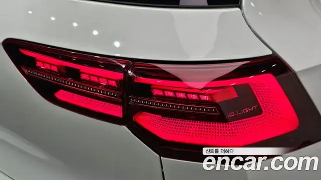 Volkswagen Golf 2022 — Şəkil 35/39