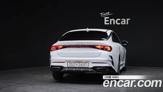 Kia K5 2022 — Şəkil 8/20