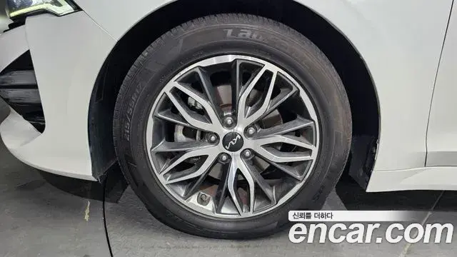 Kia K5 2022 — Şəkil 9/20