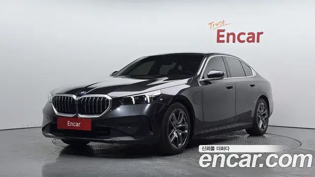 BMW 5 Series 2024 — Photo 1/20