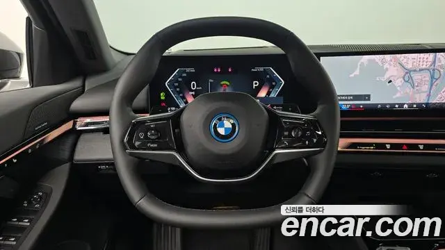 BMW 5 Series 2024 — Photo 13/20