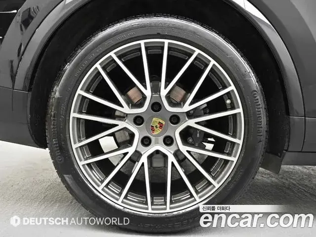 Porsche Cayenne 2021 — Фото 4/20