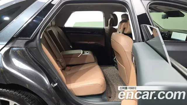 Hyundai Grandeur Hybrid 2023 — Photo 17/20