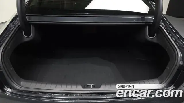 Hyundai Grandeur Hybrid 2023 — Photo 6/20