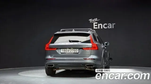 Volvo V60 Cross Country 2019 — ფოტო 9/20