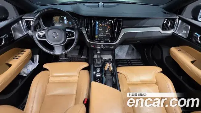 Volvo V60 Cross Country 2019 — ფოტო 1/20
