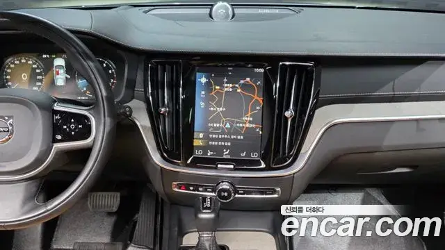 Volvo V60 Cross Country 2019 — ფოტო 11/20