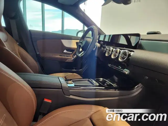 Mercedes-Benz CLA-Class 2026 — Photo 15/20