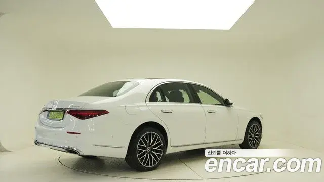 Mercedes-Benz S-Class 2025 — Фото 1/18