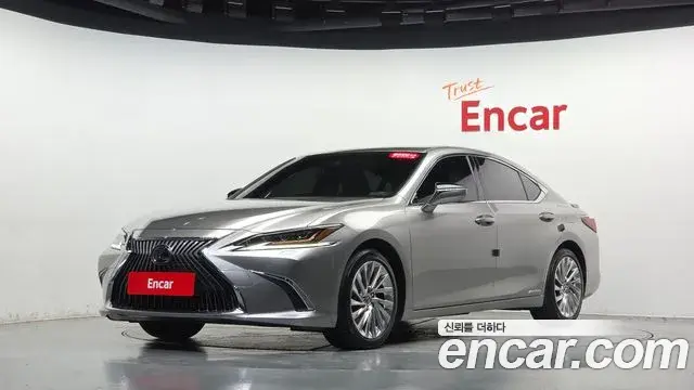Lexus ES300h 2019 — Şəkil 11/35