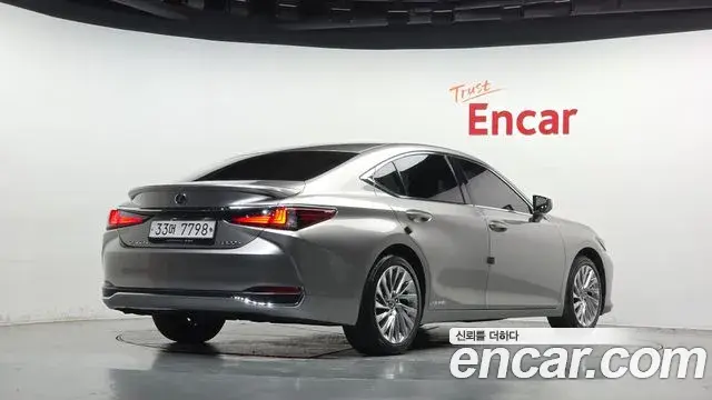 Lexus ES300h 2019 — Şəkil 5/35