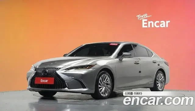Lexus ES300h 2019 — Şəkil 8/35