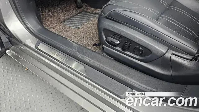 Lexus ES300h 2019 — Şəkil 9/35
