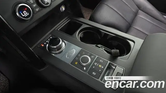 Land Rover Discovery 5 2019 — Şəkil 11/20
